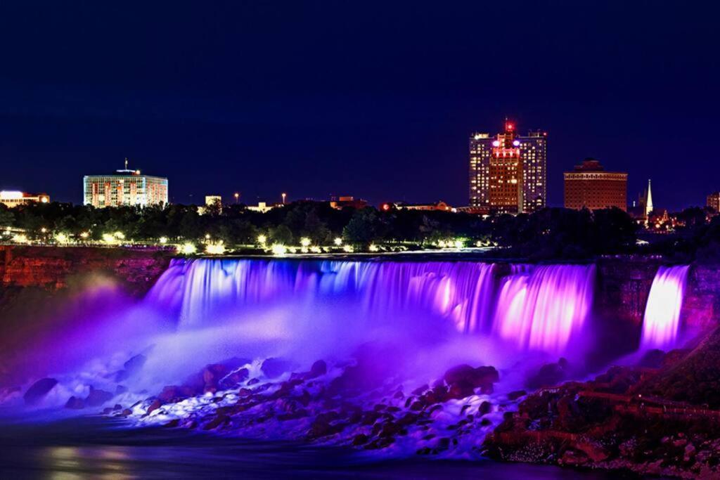 Exquisite, Bright & Modern Condo. Niagara Falls Esterno foto