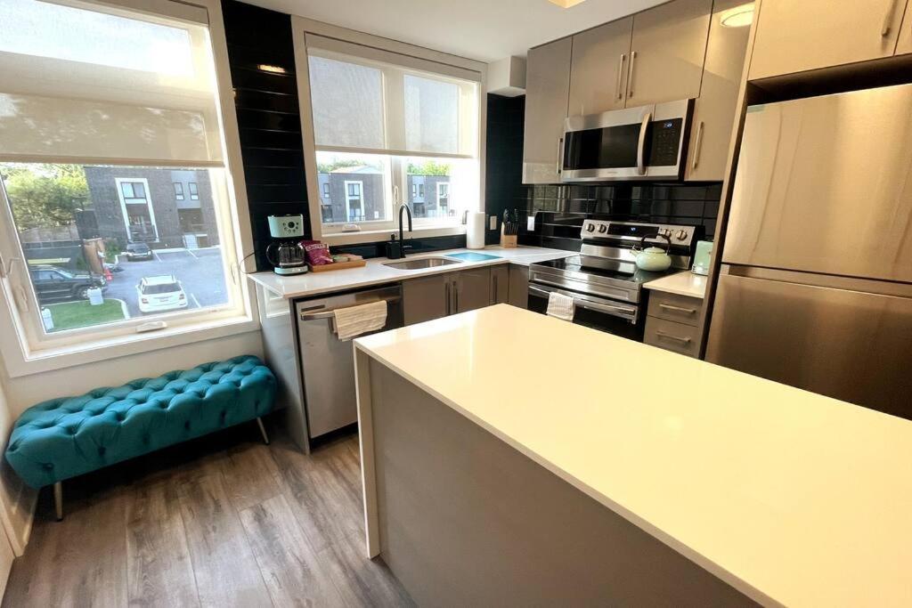Exquisite, Bright & Modern Condo. Niagara Falls Esterno foto