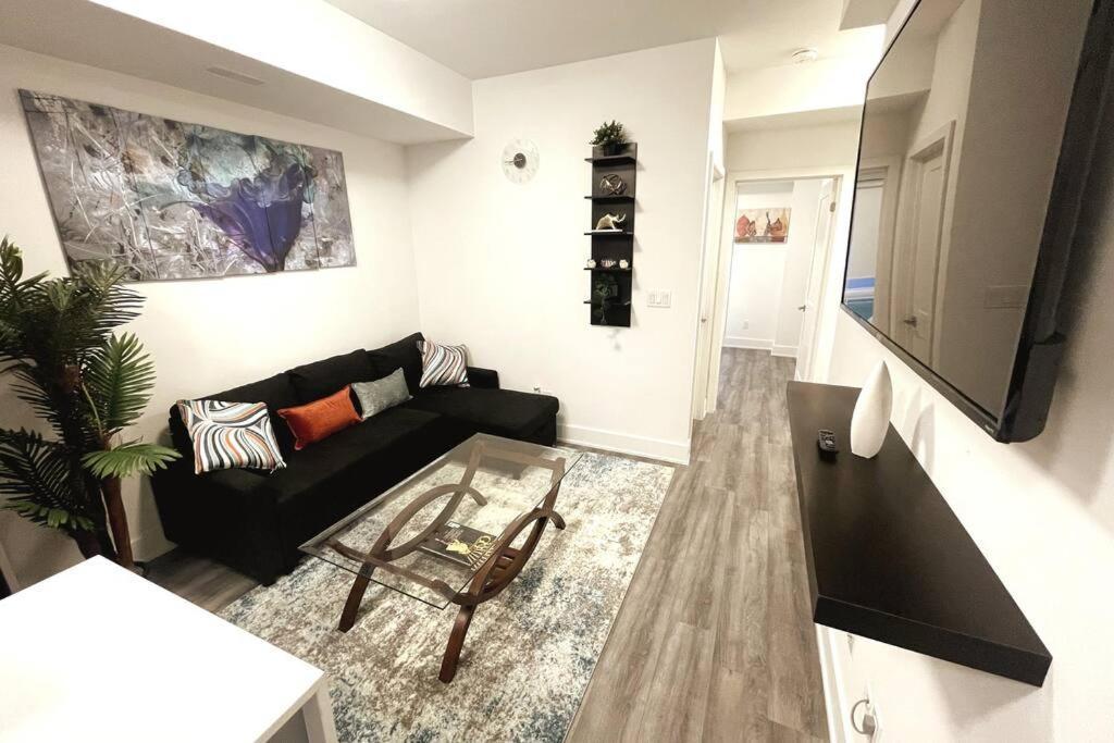 Exquisite, Bright & Modern Condo. Niagara Falls Esterno foto